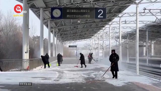 Tuyết rơi dày gây rối loạn giao thông ở Trung Quốc