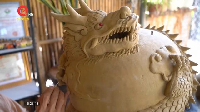 Nghệ nhân làng gốm Thanh Hà thổi hồn vào đất để hóa rồng
