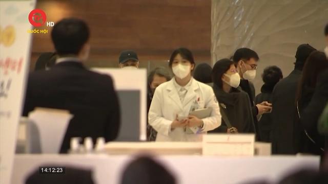 Hơn 8.000 bác sĩ Hàn Quốc nghỉ việc 