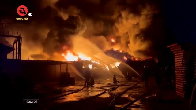 700m2 nhà xưởng ở Hải Phòng bốc cháy dữ dội