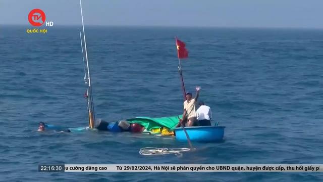 Quảng Ngãi nỗ lực tìm kiếm 2 ngư dân mất tích