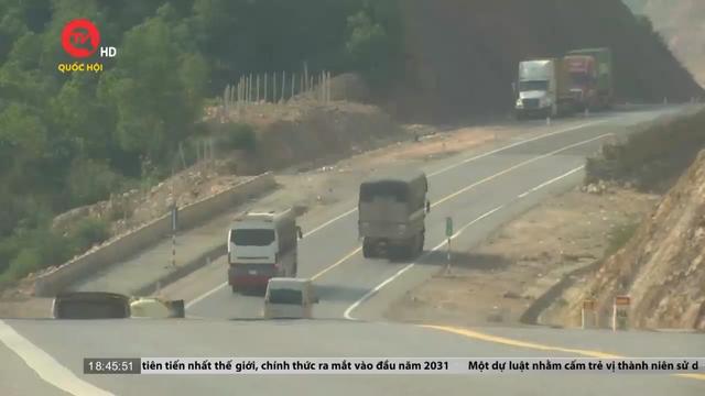 Cục đường bộ đề xuất cho xe chạy vào lề đường cao tốc Cam Lộ - La Sơn