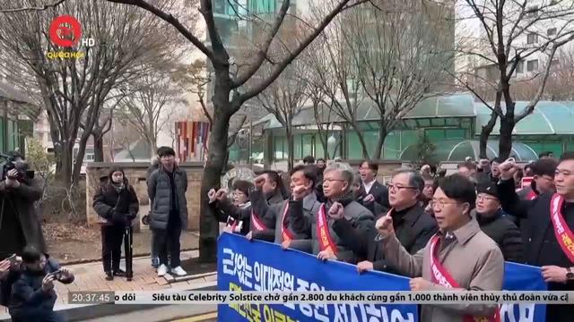 Hàn Quốc ra “tối hậu thư” với bác sĩ biểu tình 