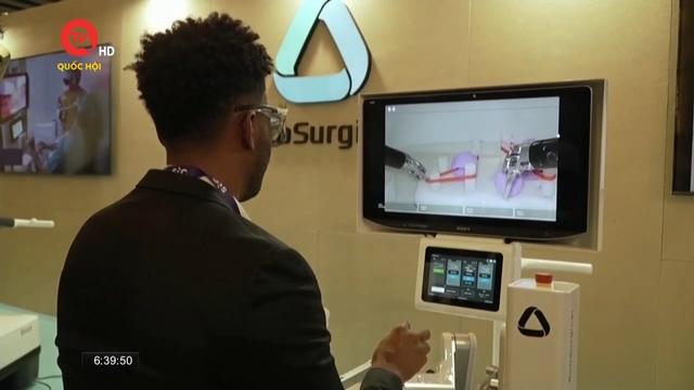Robot phẫu thuật trong y tế được hỗ trợ bởi trí tuệ nhân tạo AI