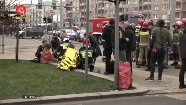 Tai nạn xe tải Ba Lan khiến 16 người bị thương 