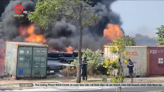 Cháy lớn kho vật liệu ngoài trời ở Bà Rịa - Vũng Tàu