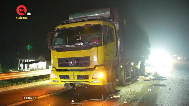 Nguyên nhân vụ xe khách va xe tải trên cao tốc Cam Lộ - La Sơn đêm 10/3