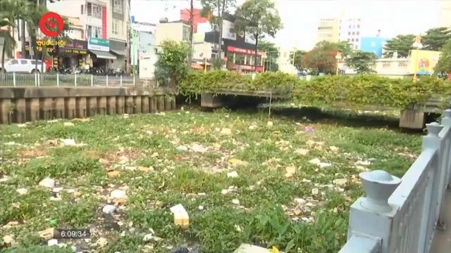Làm sao hạn chế tình trạng xả rác xuống kênh Nhiêu Lộc - Thị Nghè?