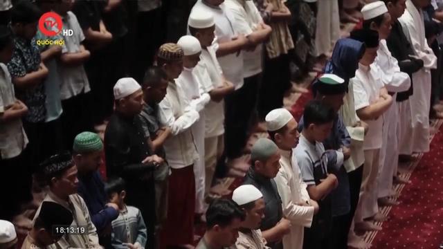 Indonesia bắt đầu tháng ăn chay Ramadan