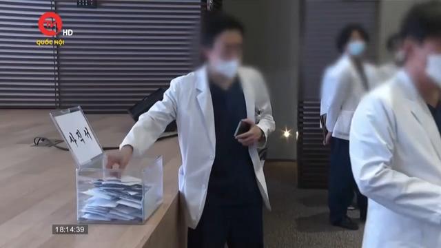 Các giáo sư ngành y Hàn Quốc đồng loạt nghỉ việc 