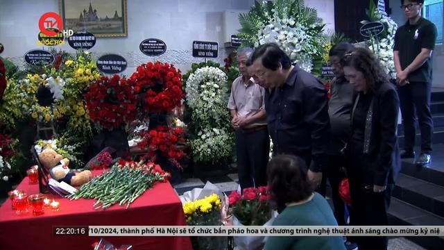 Người dân Hà Nội đặt hoa, ghi sổ tang tưởng niệm nạn nhân vụ khủng bố ở Nga