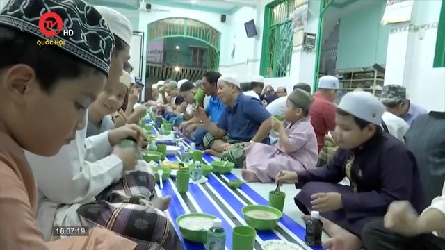 Sắc màu Ramadan của người Hồi giáo ở TPHCM