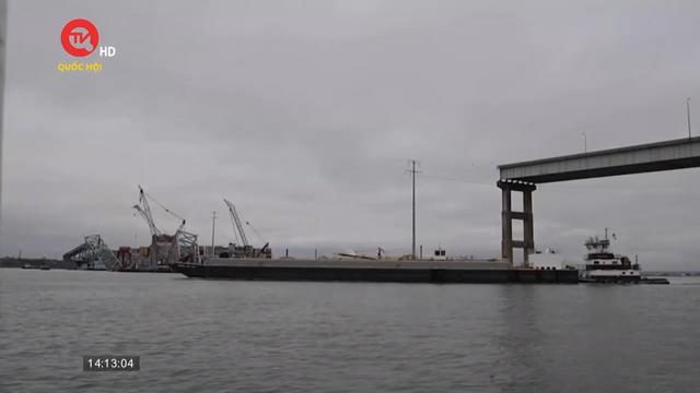 Kênh tạm thời tại cảng Baltimore đi vào hoạt động