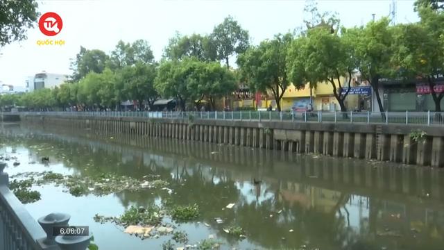 UBND TPHCM ra chỉ đạo mới về việc vớt rác trên kênh Nhiêu Lộc - Thị Nghè