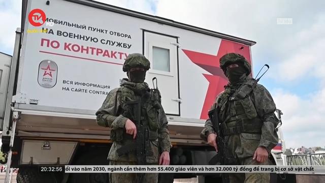 Ukraine, Nga tăng cường tuyển quân