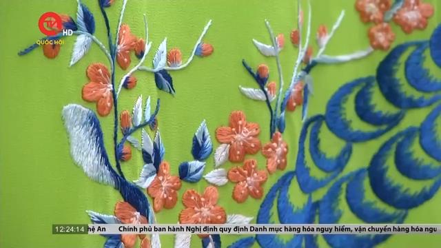 Nhà thiết kế Lan Hương và văn hóa Việt trên tà áo dài 