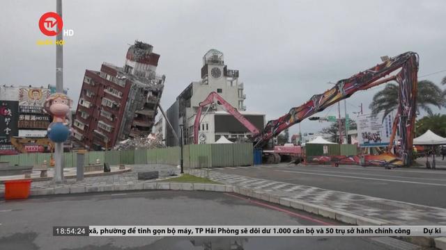 Người dân Đài Loan, Trung Quốc chưa dám về nhà sau động đất