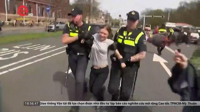 Nhà hoạt động khí hậu Greta Thunberg lại bị bắt ở Hà Lan