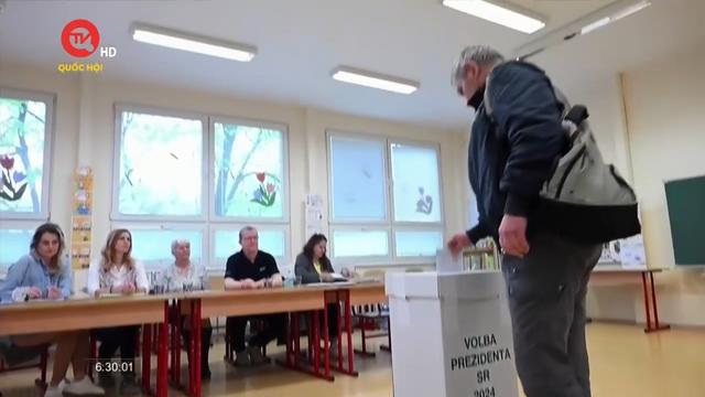 Cử tri Slovakia đi bỏ phiếu bầu cử Tổng thống vòng 2 