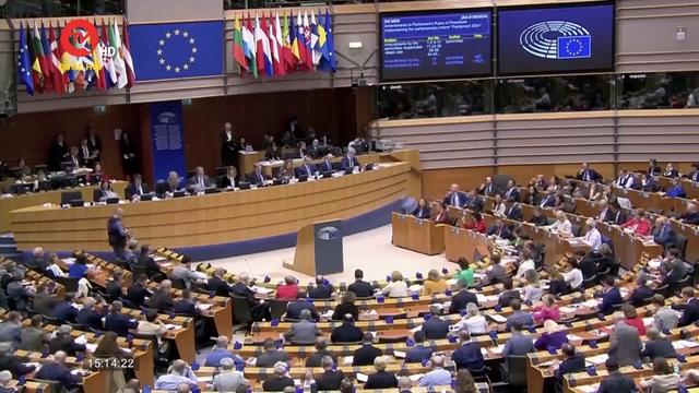 Nghị viện Châu Âu phê chuẩn hiệp ước mới về di cư và tị nạn 