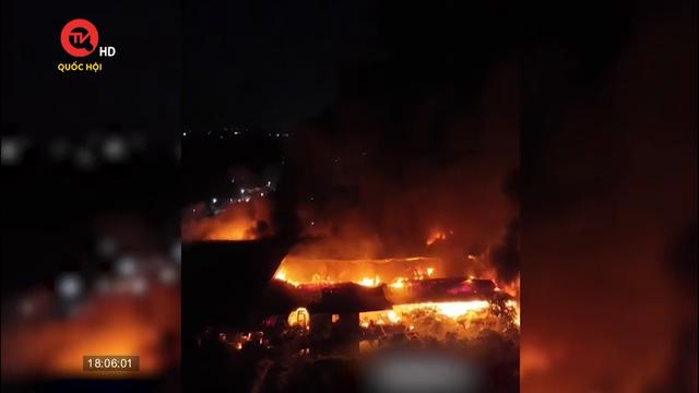 Cháy lớn bao trùm nhà kho hộ kinh doanh xoài sấy ở Tiền Giang