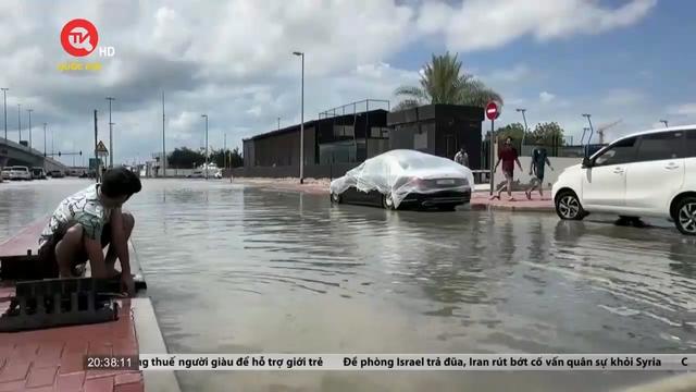 Dubai nỗ lực khắc phục hậu quả sau trận mưa lịch sử