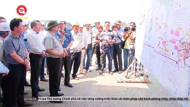 Thủ tướng kiểm tra thi công cao tốc ở Nam Trung Bộ