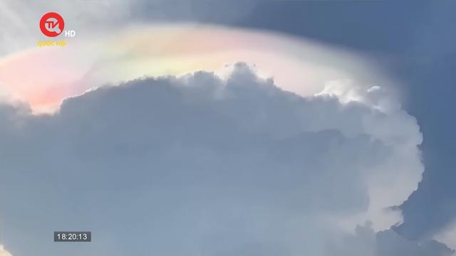 Xuất hiện hiện tượng mây ngũ sắc trên bầu trời TPHCM