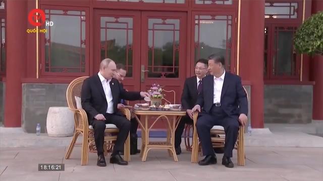 Tổng thống Nga và Chủ tịch Trung Quốc thưởng trà