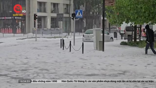 Mưa lớn gây ngập lụt ở một số thành phố châu Âu 