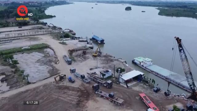 Alo cử tri: Bất cập xử lý xe quá tải hoành hành trên đê sông Đuống ở Bắc Ninh