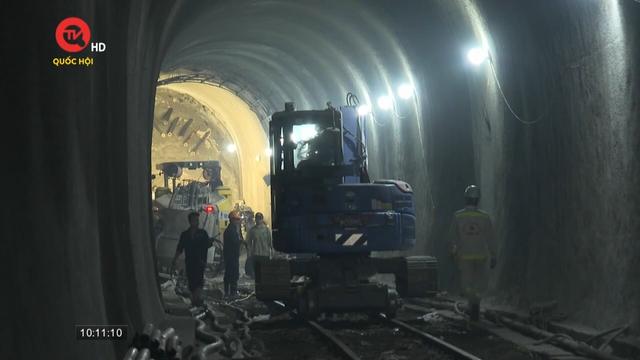 Hầm đường sắt Chí Thạnh tiếp tục sạt lở sau 5 ngày khắc phục sự cố