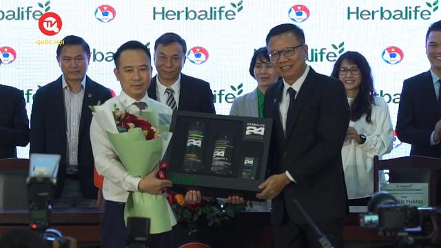 Herbalife Việt Nam tiếp tục đồng hành cùng các Đội tuyển bóng đá quốc gia Việt Nam