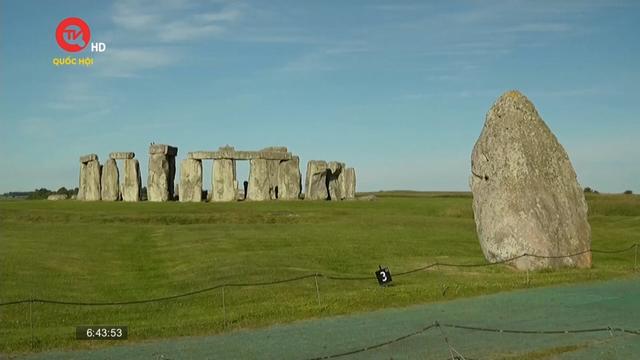 UNESCO khuyến nghị đưa Stonehenge vào danh sách di sản thế giới bị đe dọa