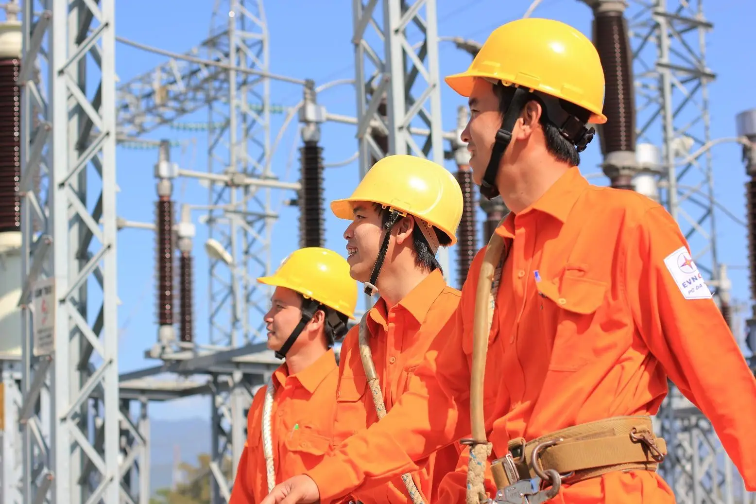Thủ tướng yêu cầu lập đoàn thanh tra về quản lý và cung ứng điện của EVN