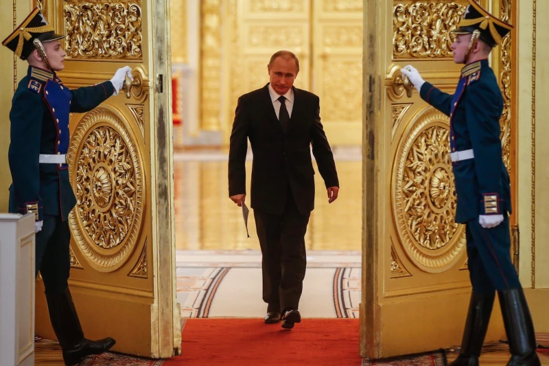 Lo ngại an ninh, đội ngũ của Tổng thống Nga Vladimir Putin bỏ dùng iPhone