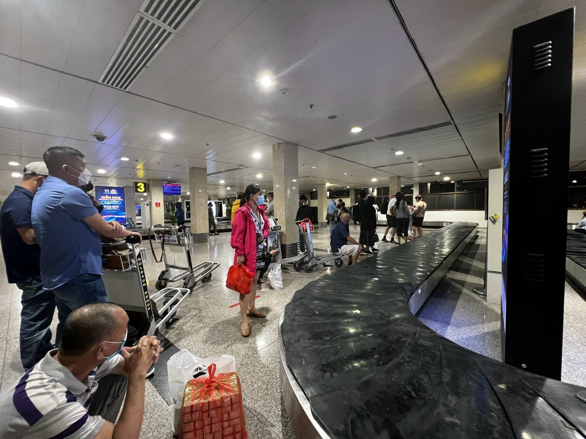 Có khách phải chờ tới 71 phút mới lấy được hành lý ở sân bay Tân Sơn Nhất