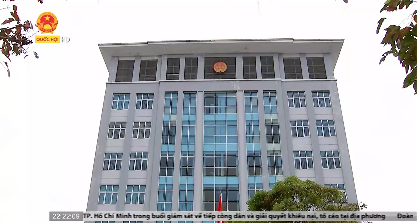 Quảng Nam: 89 nhân sự làm việc trong trụ sở cấp huyện 6.000 m2 - Có lãng phí?