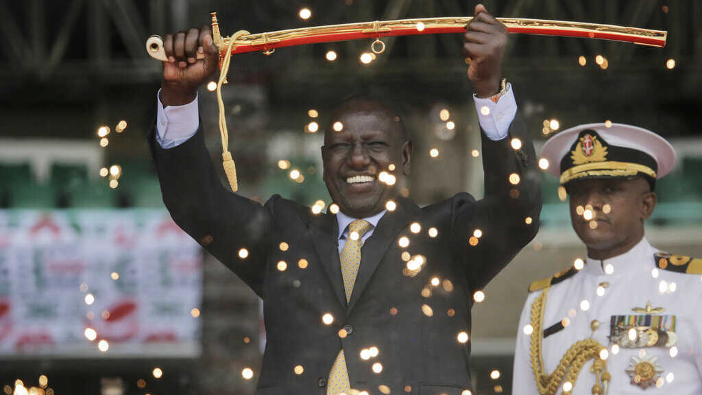 Tân Tổng thống Kenya tuyên thệ nhậm chức, đối mặt khó khăn kinh tế