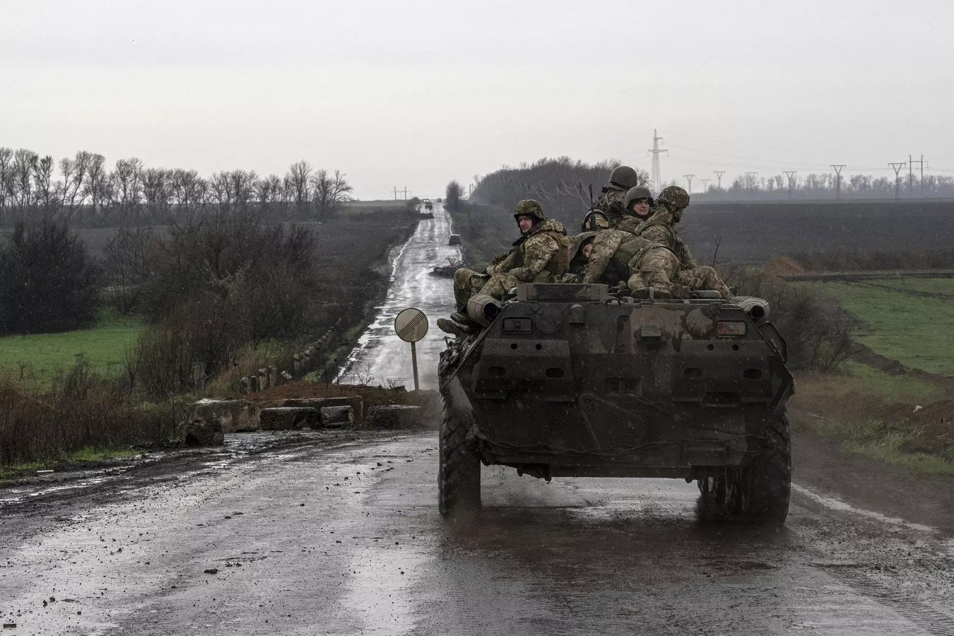 Ukraine chuyển quân đến Zaporizhzhia, khẳng định sẽ phản công
