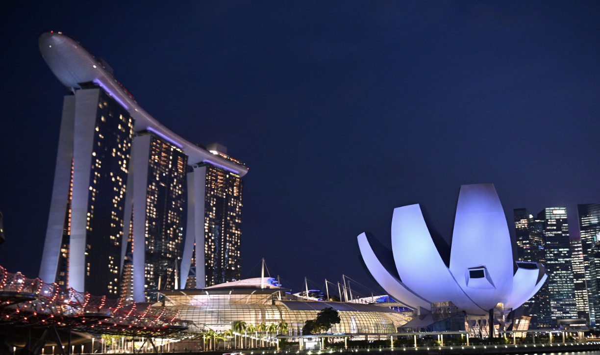 New York và Singapore dẫn đầu danh sách thành phố đắt đỏ nhất thế giới