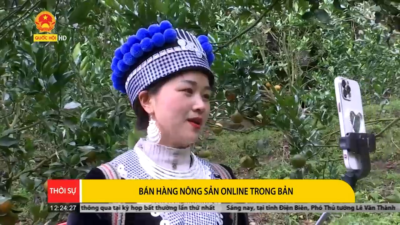 Đến Lào Cai xem gái bản livestream bán nông sản