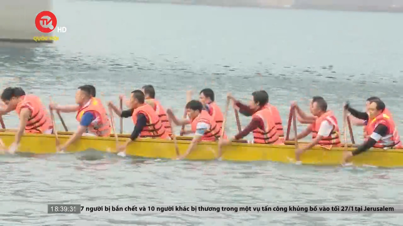 Sôi nổi lễ hội đua thuyền truyền thống trên sông Đà
