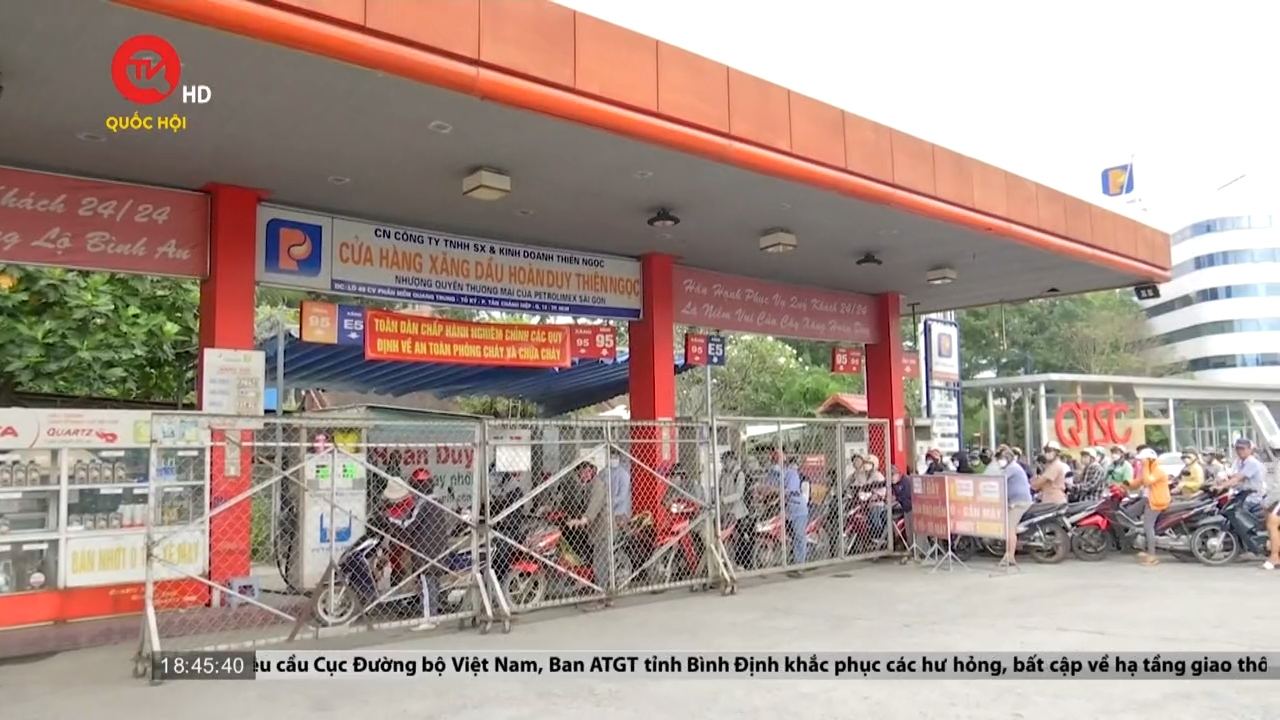 TP Hồ Chí Minh lại "khát" xăng trước giờ điều chỉnh giá mới