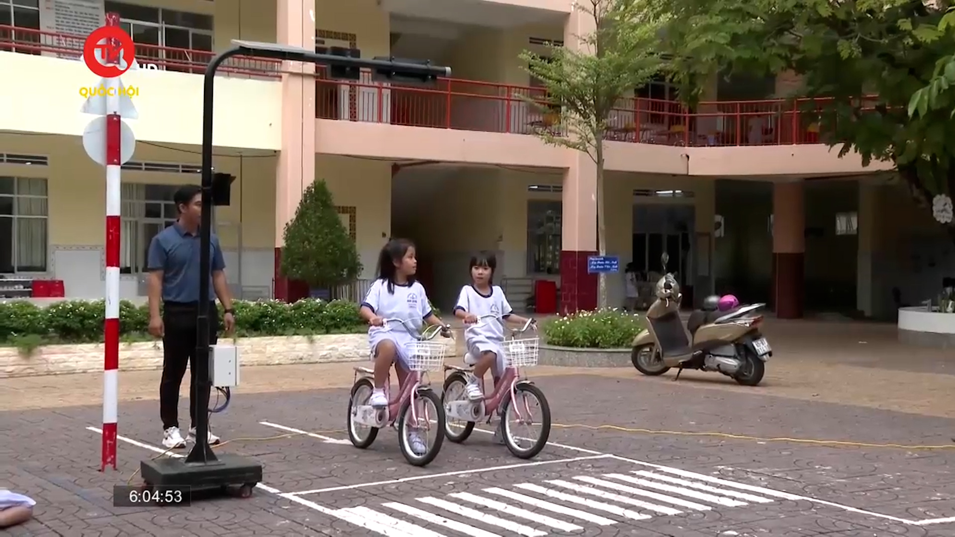 Cần Thơ: Mô hình công viên giao thông dạy trẻ về văn hóa giao thông