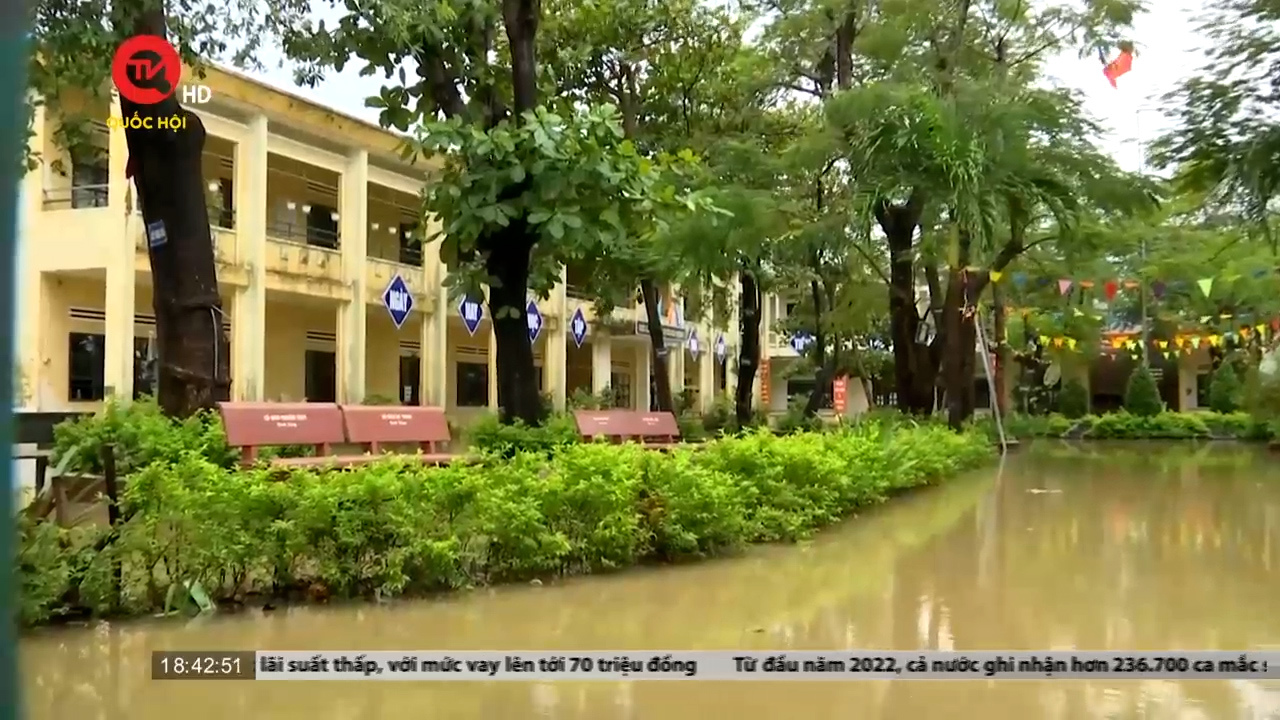 Đà Nẵng: Nhiều trường cho học sinh nghỉ do mưa ngập