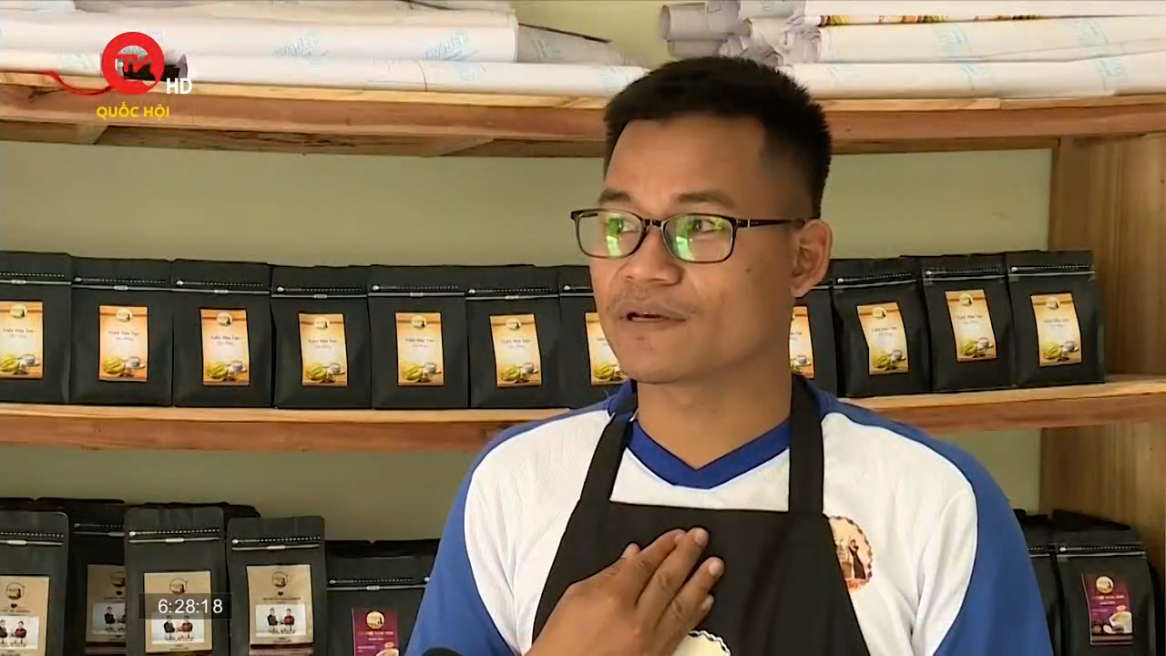 Chàng thanh niên Ê Đê bỏ nghề bác sĩ về làm cà phê, trở thành Nông dân Việt Nam xuất sắc