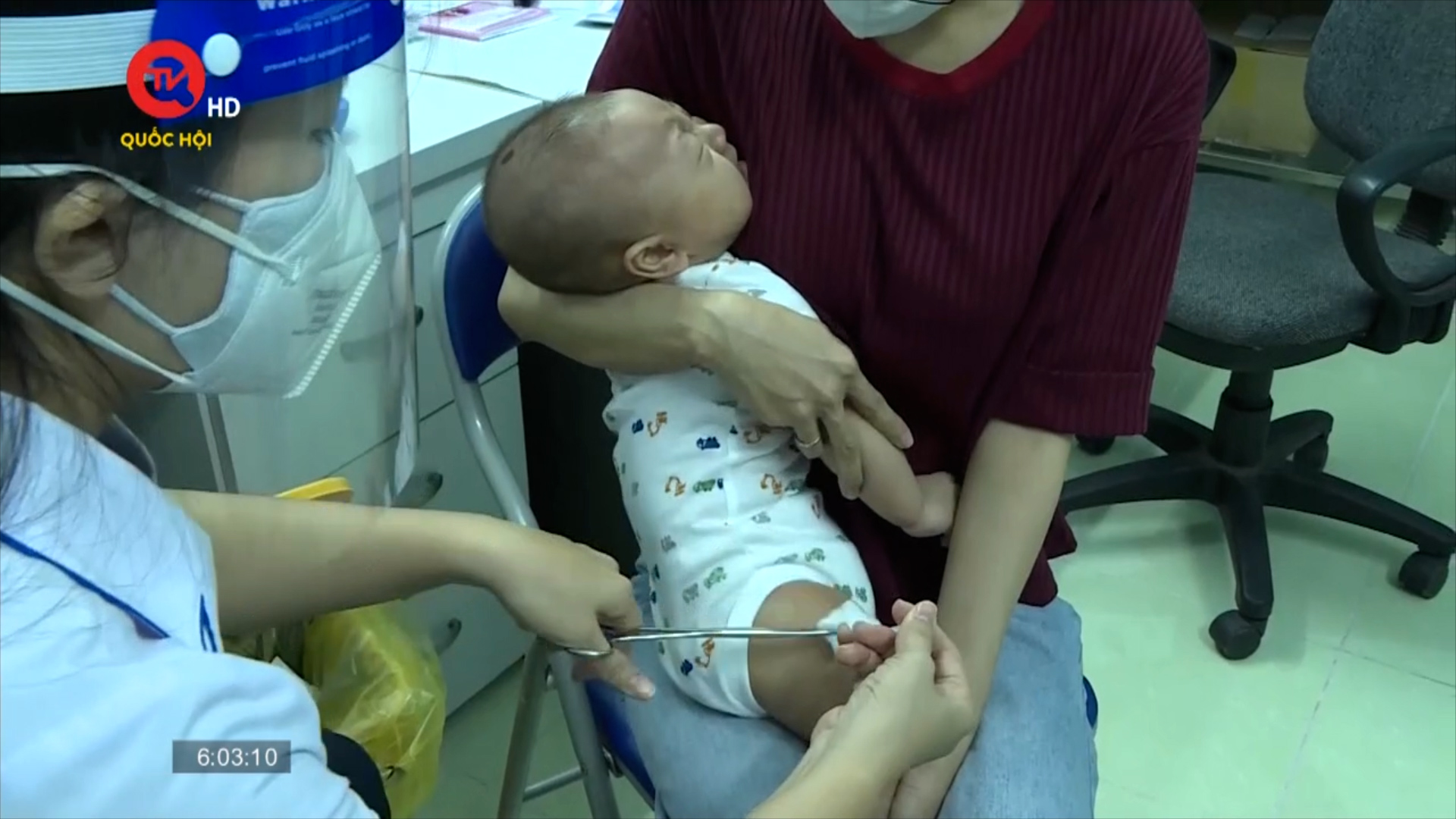 TP Hồ Chí Minh đối mặt với nguy cơ thiếu vaccine tiêm chủng mở rộng
