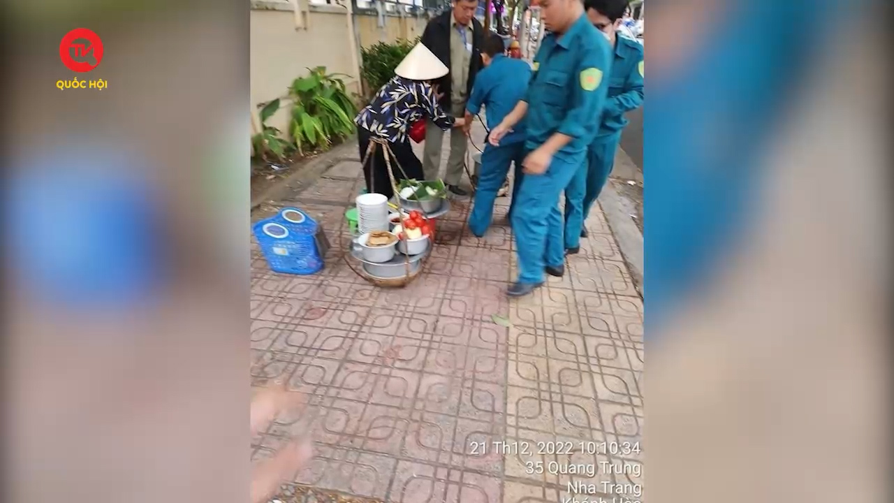 Bà bán bún đổ thức ăn thừa ở Nha Trang bị phạt thêm 2 triệu đồng