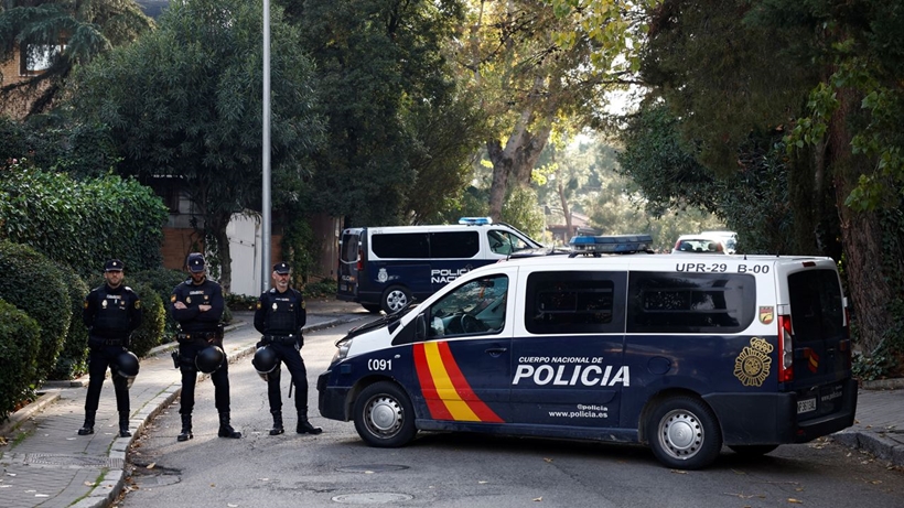 Tây Ban Nha thắt chặt an ninh sau các vụ bom thư